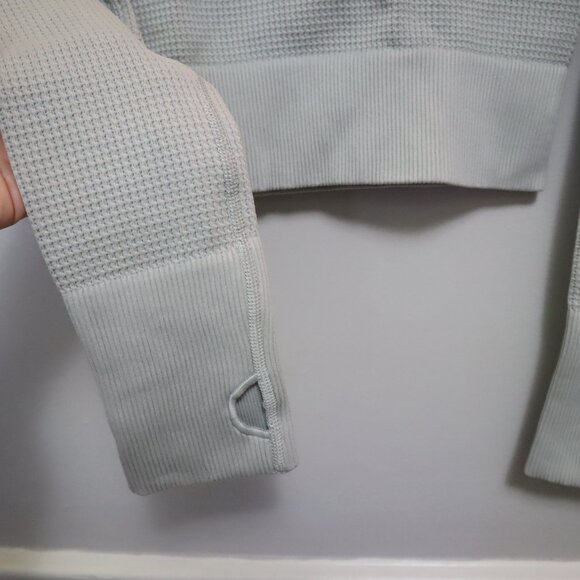 Aerie OFFLINE Main Squeeze Seamless Waffle Cropped Henley Long Sleeve - Picture 3 of 6